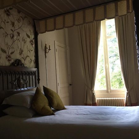 Chambres D'Hotes Montbron Luchapt Екстер'єр фото