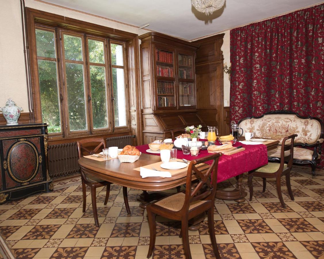 Chambres D'Hotes Montbron Luchapt Екстер'єр фото