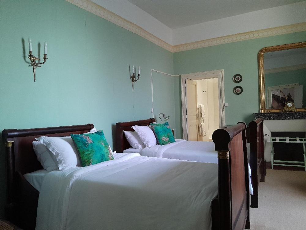 Chambres D'Hotes Montbron Luchapt Екстер'єр фото