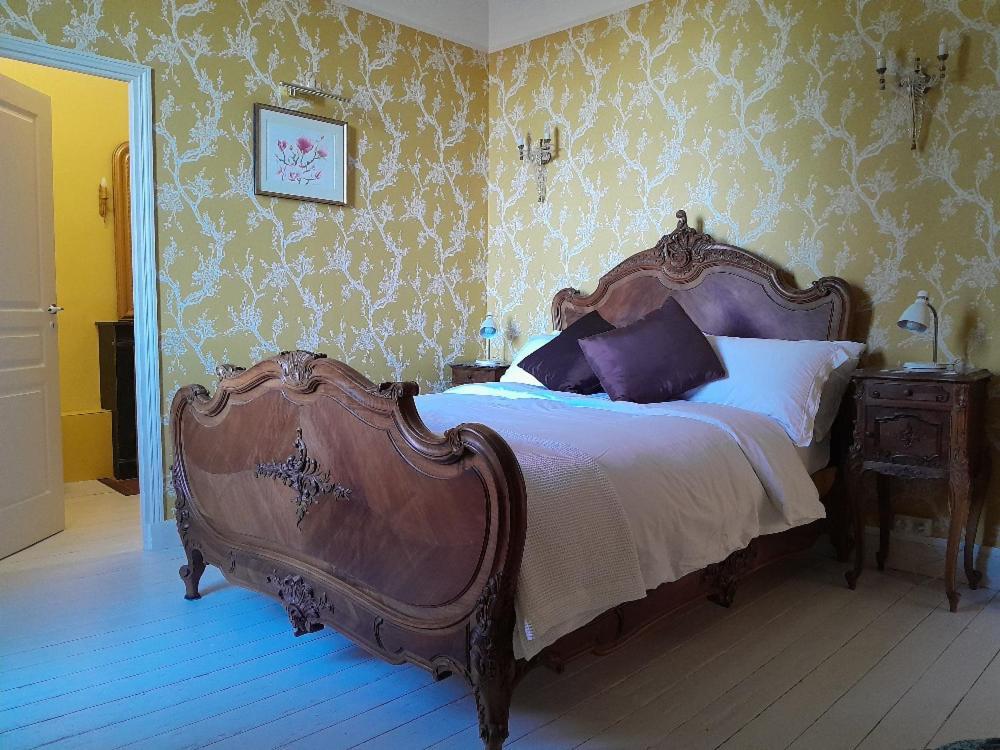 Chambres D'Hotes Montbron Luchapt Екстер'єр фото